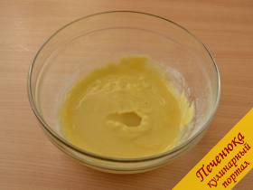 5) Отжать лимонный сок и смешать его с массой.