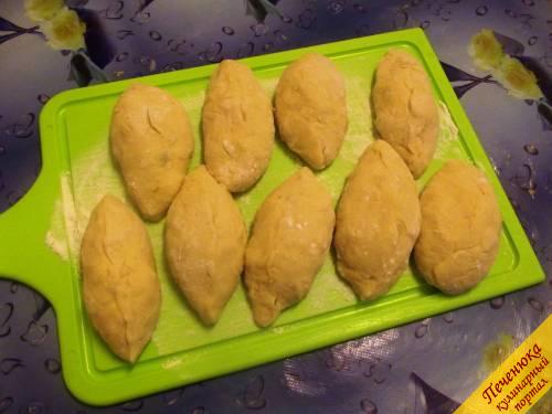 13) Картофельные пирожки с грибами почти готовы.