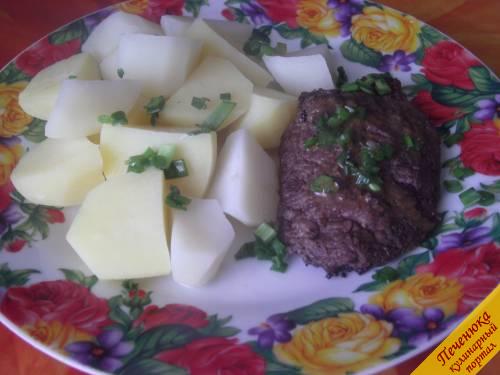 6) Жареная говядина прекрасно подойдет к овощному пюре, гарниру из макаронных изделий и круп.