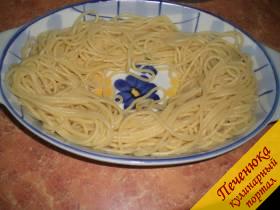 9) Выложить по кругу в посуду для запекания спагетти