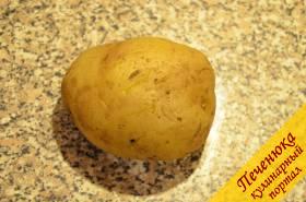 1) Картофель отварить в мундире.