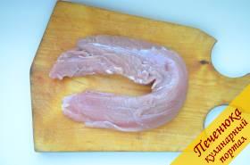 1) Как приготовить вяленое мясо в домашних условиях? Сначала мясо необходимо промыть и обсушить. Удалить прожилки и пленку.