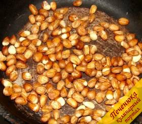 6) Кедровые орешки слегка обжарить на сухой сковороде.
